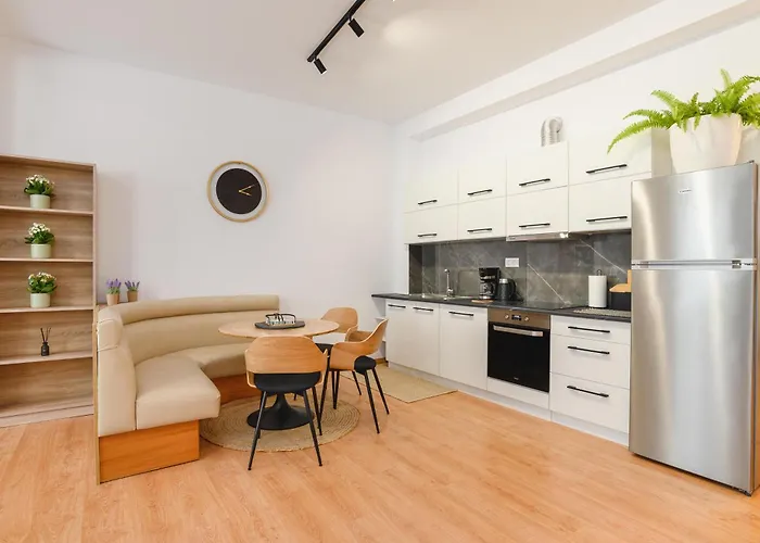 Mandraki Center Apartman *