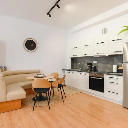 Mandraki Center Appartement *