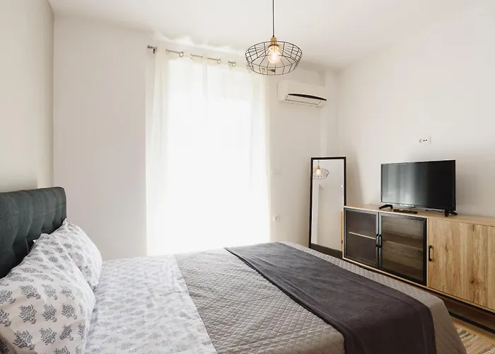 شقة Mandraki Center