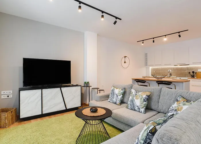 Mandraki Center * Rhodes City